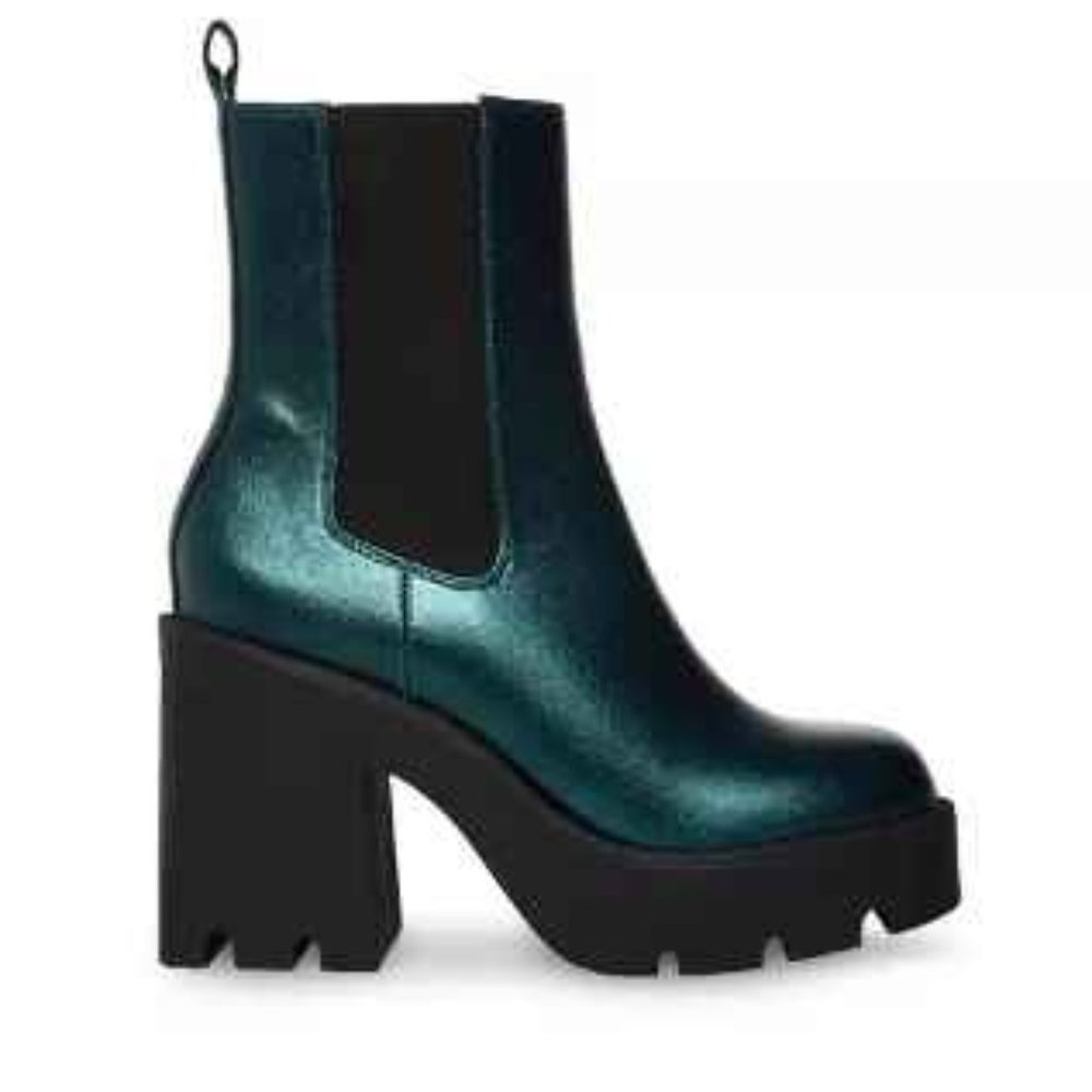 Madden Girl Tippah Double Gore Bootie with Lug Sole